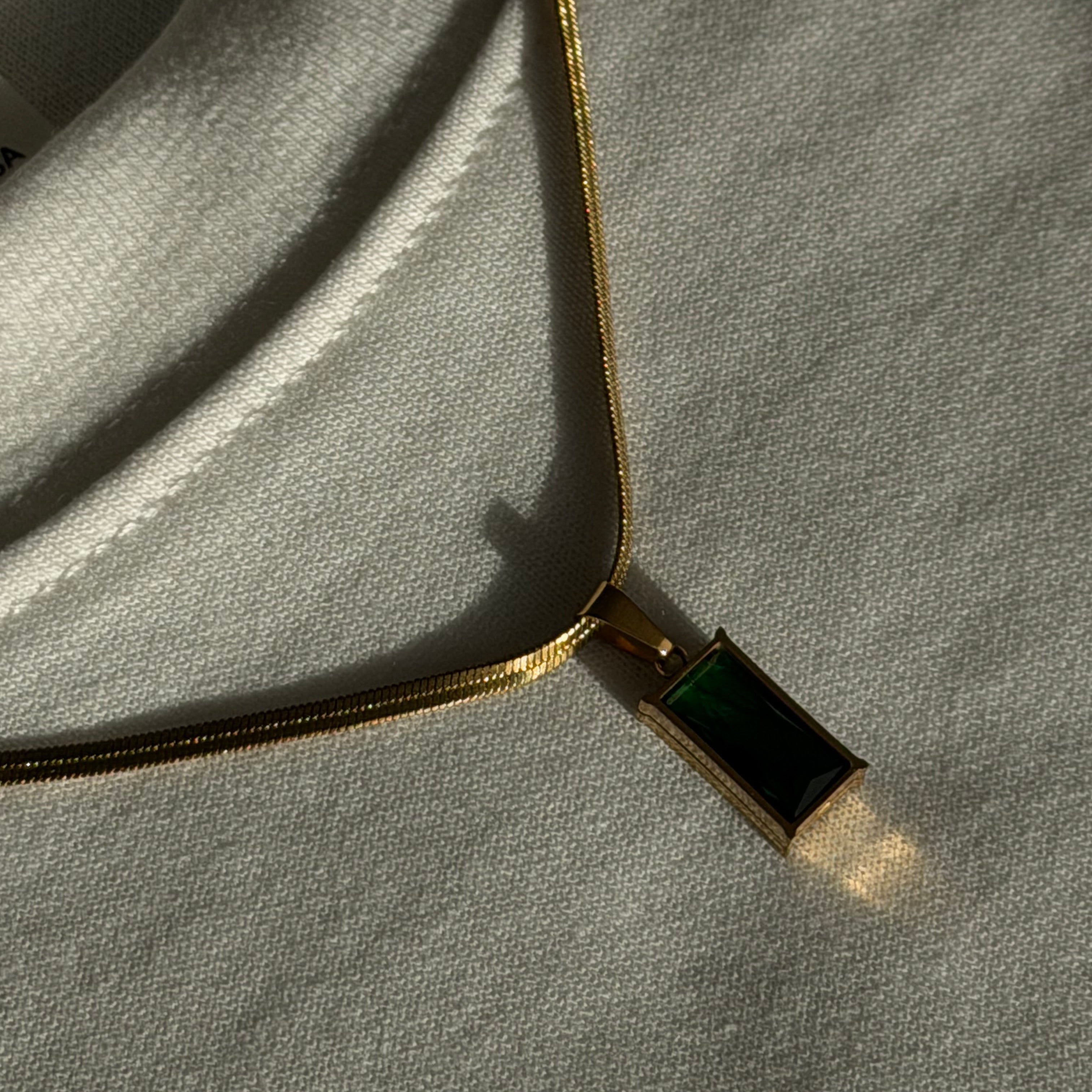 Thin Cobra Necklace with Pendant